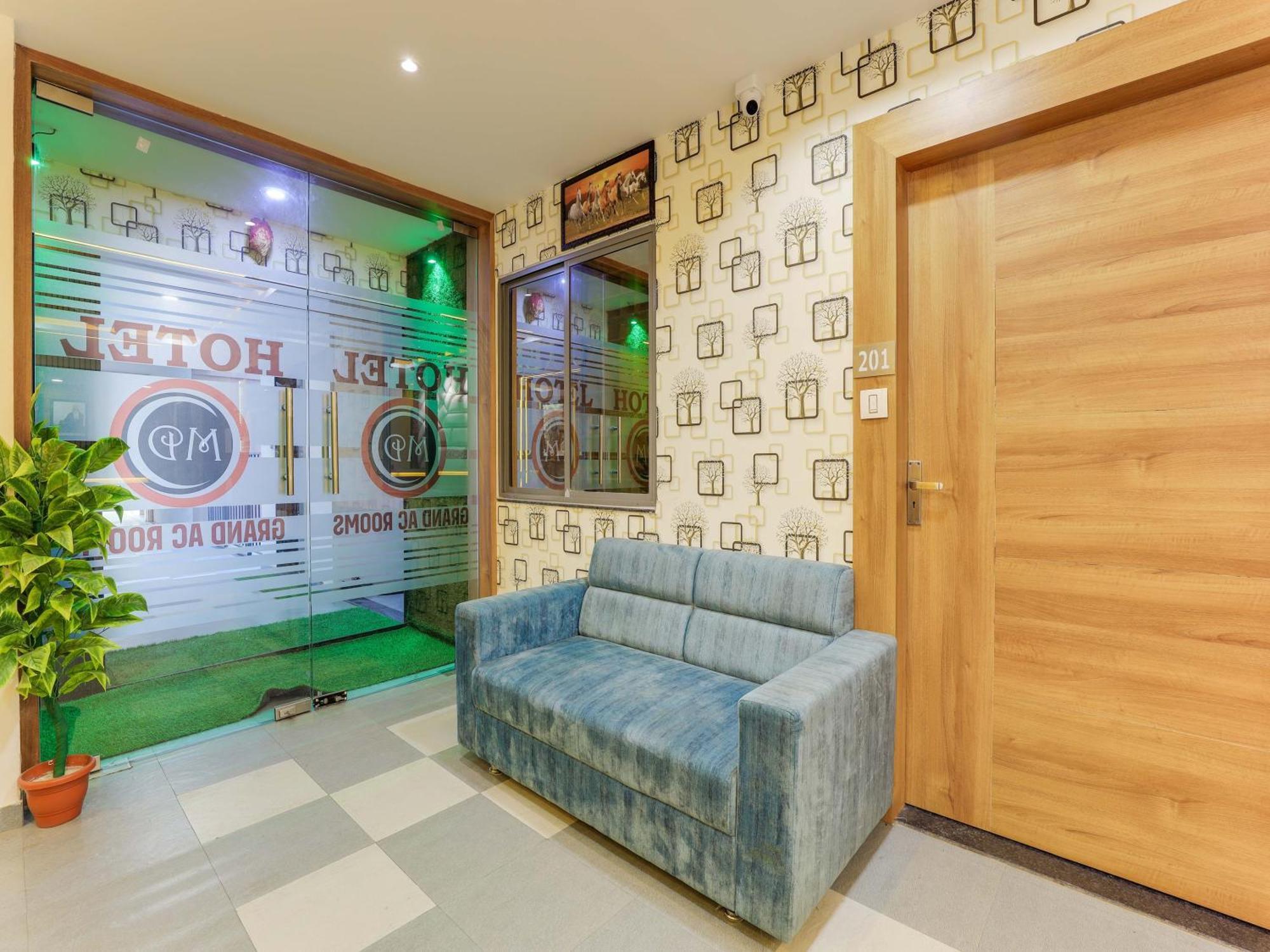 Hotel O Md Grand Ac Rooms Vadodara Ngoại thất bức ảnh